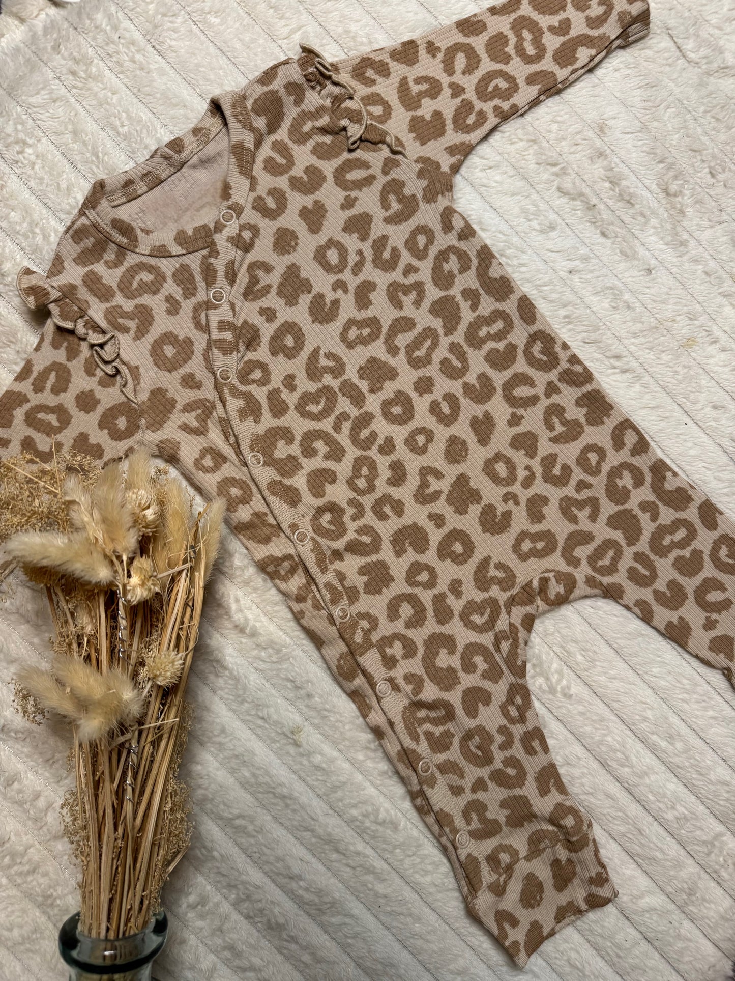 𝑃𝑦𝑗𝑎𝑚𝑎 𝐿𝑒́𝑜𝑝𝑎𝑟𝑑. ✨