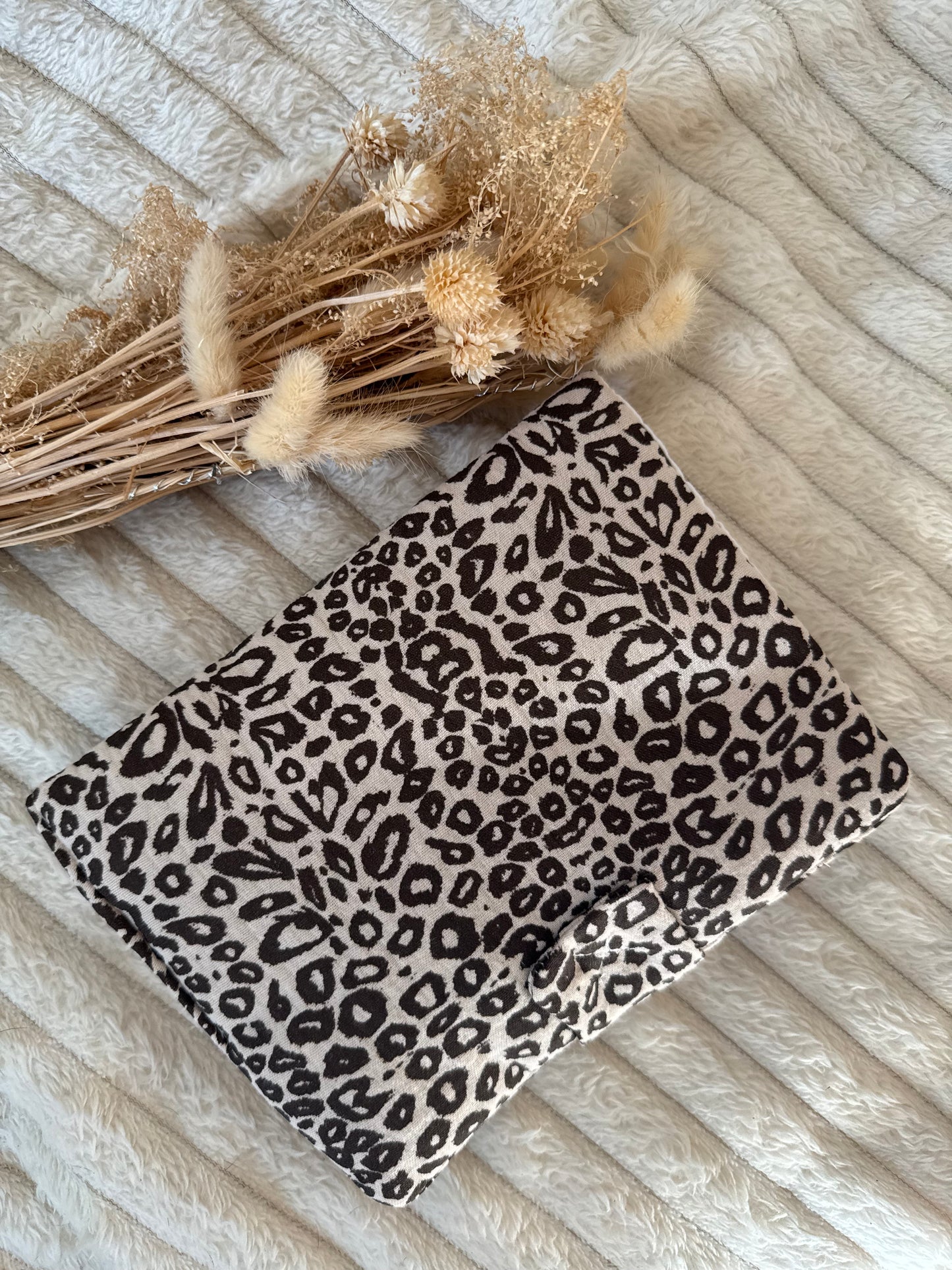 𝑃𝑟𝑜𝑡𝑒̀𝑔𝑒 𝑐𝑎𝑟𝑛𝑒𝑡 𝑑𝑒 𝑠𝑎𝑛𝑡𝑒́ 𝑙𝑒́𝑜𝑝𝑎𝑟𝑑. ✨